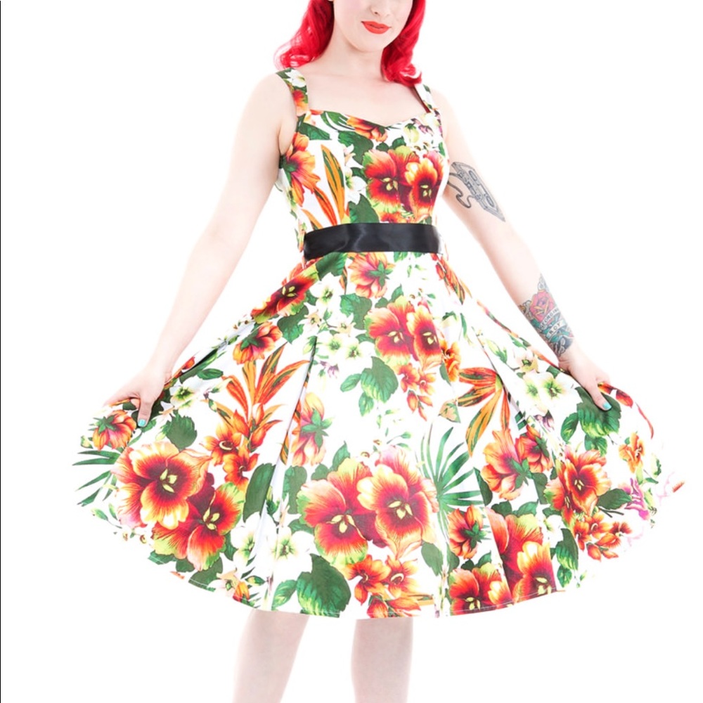 Hearts & Roses Orange Lily Dress, US size 10
